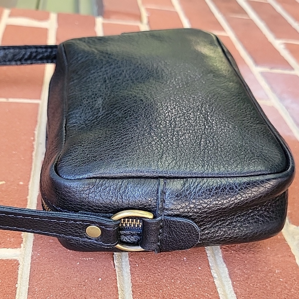 Portland Leather Crossbody Bag - Picture 5 of 13